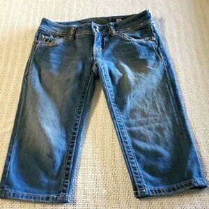 Miss Me Modelo Sz 26 Crop Jeans with Embellishments on Pockets & Belt Loops